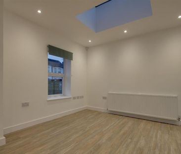 3 bedroom maisonette to rent - Photo 3