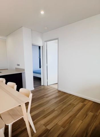 128 Banks Av, Sydney - Photo 2