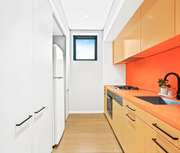 Centrally Positioned, Tastefully Updated, Near New And Private, Exp... - Photo 6