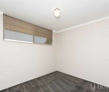 Modern Two Bedroom Ensuite Unit - Photo 5