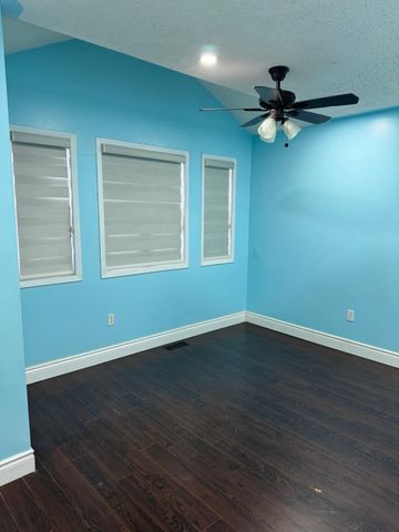 For Lease - 289 Edenbrook Hill Drive, Brampton, Ontario - Photo 4