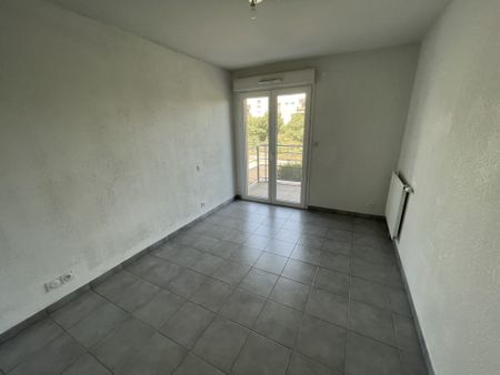 Appartement 58 m² - 3 Pièces - Nîmes (30900) - Photo 3