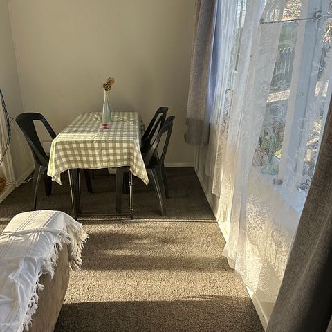 Family home, child friendly, lawns mowed - Photo 1