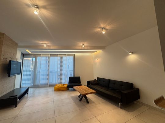 angel plaza - Photo 1