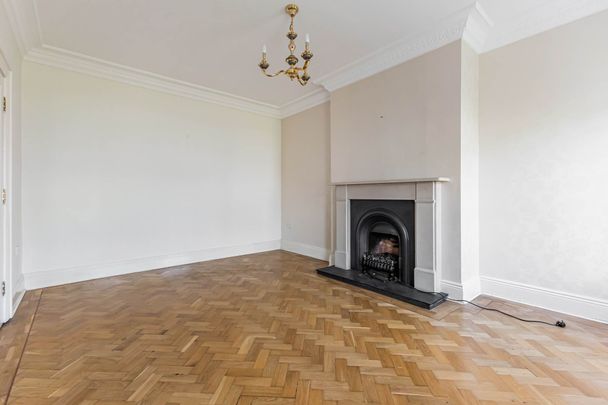 5 Royal Park Avenue, HILLSBOROUGH, BT26 6SL - Photo 1