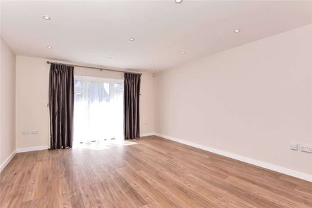 A stylish and contemporary home in historic Otford village. - Photo 3