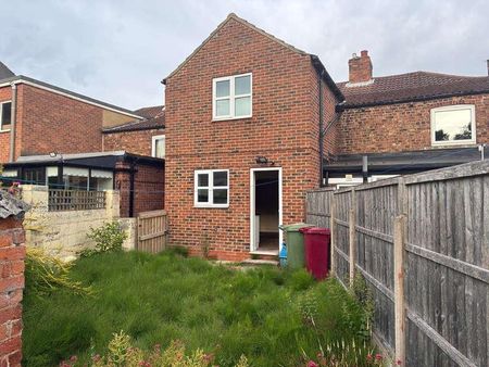 Fieldside, Crowle, Scunthorpe, Lincolnshire, DN17 - Photo 2