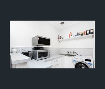 4/2a Moore Street, Gwynneville, NSW 2500 - Photo 2