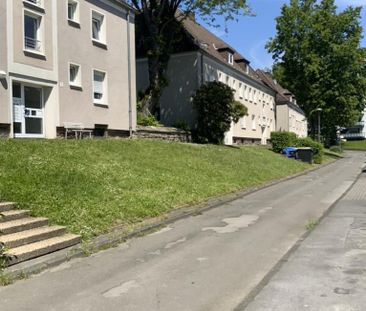 Sofort mieten und 200EUR Gutschein sichern! 2 Zimmer Dachgeschosswo... - Foto 1