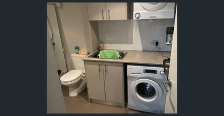 BRIGHT & SPACIOUS - GREAT LOCATION - Photo 4