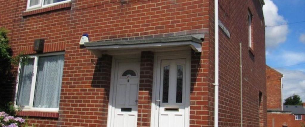 3 bedroom flat to rent - Photo 1