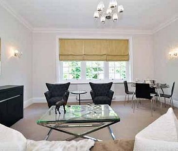 2 bedroom in Hampstead - Photo 1