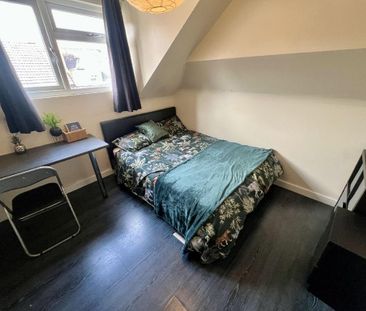 6 bedroom house to rent - Photo 3