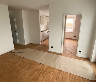 2 Zimmer, sanierte, helle Wohnung mit Wintergarten - Foto 1