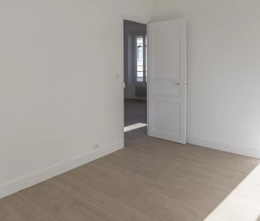 Location Appartement 3 pièces 52m² NICE 06100 - Photo 2