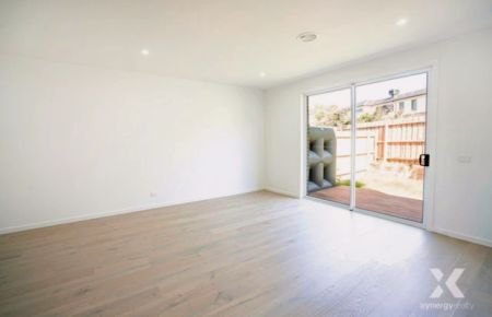 4 Bed, 3 Bath - Photo 2