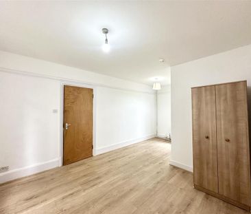 House share to rent - Photo 3