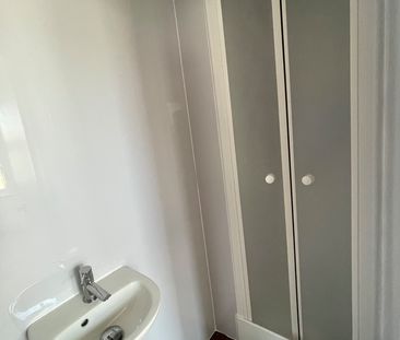 Studio Flat, Temple Road, CR0 - Photo 1