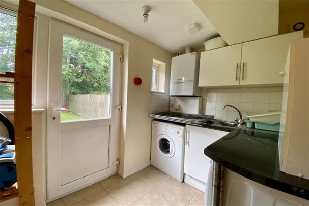 4 bedroom terraced house to rent - Photo 1