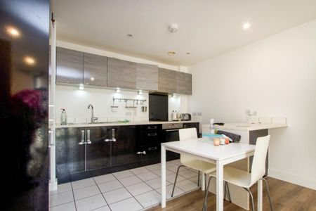 1 Bed Flat, Invicta, BS1 - Photo 5