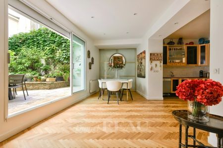 Appartement à louer à Paris 8Ème - Photo 2