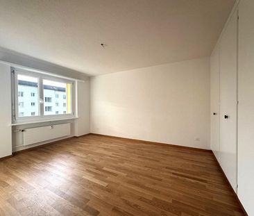 Tolle 4.5-Zimmerwohng im Hochparterre für Familien mit Spielplatz - Photo 2