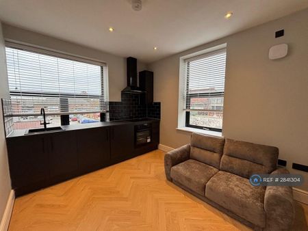 1 bedroom flat to rent - Photo 3
