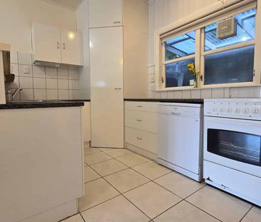 1/13a Romney Square, Tawa - Photo 1