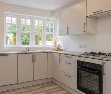 2 bed House - Mid Terrace To Let - Photo 5