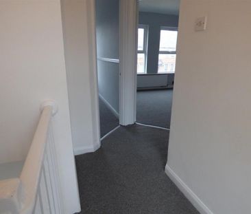 3 bedroom end of terrace house to rent - Photo 6