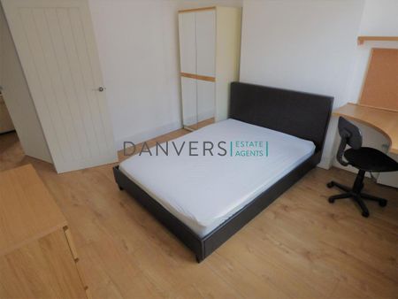 4 bedroom terraced house to rent - Photo 2