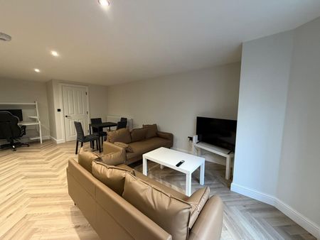 Burlington Place, Eastbourne - Photo 2