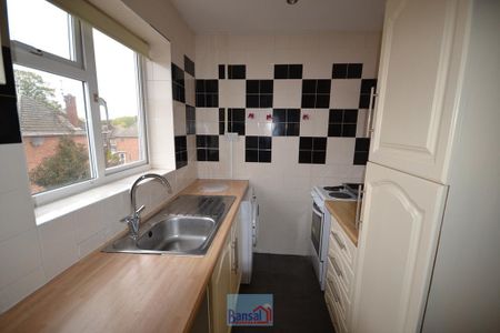 2 bedroom maisonette to rent - Photo 3