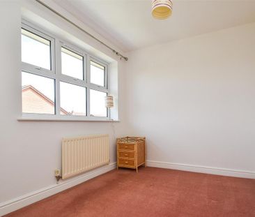 4 bedroom detached house to rent - Photo 3