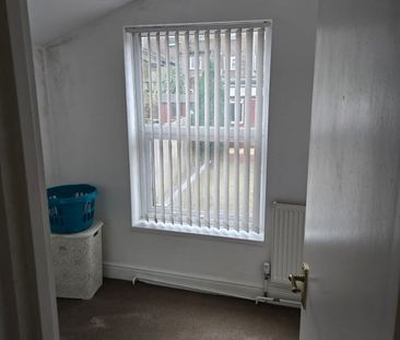 Room in a Shared House, Russell Street, LU1 - Photo 4