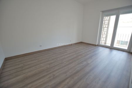 Apartamento T4 para arrendar no centro de Torres Vedras - Photo 3