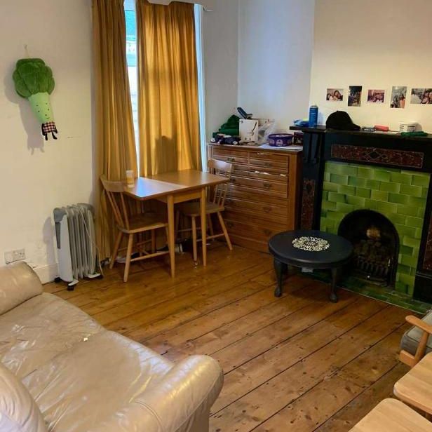 Brickfield Road, SO17 - Photo 1