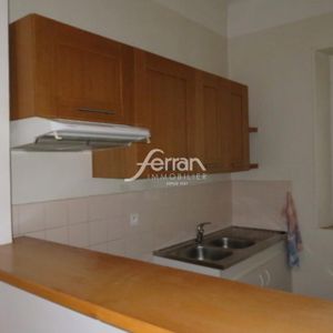 Location Appartement 2 pièces 45m² DRAGUIGNAN 83300 - Photo 2