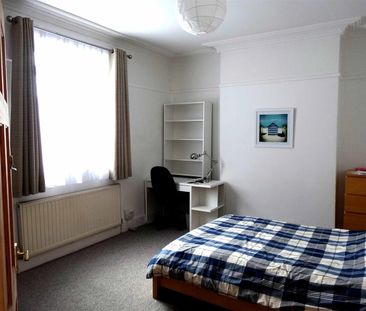 Park Terrace, Plymouth - Photo 1