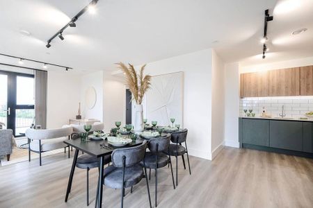 3 bedroom flat to rent - Photo 3