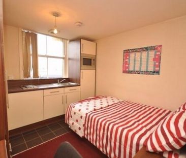 1 Bed - Kirkgate, Oldgate, Town Centre, Huddersfield - Photo 2