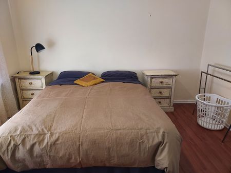 3-bedroom shared house / townhouse, Broad Street - Photo 4