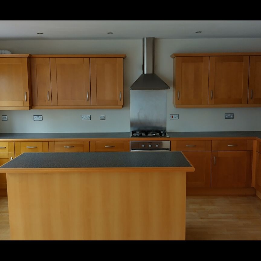 1 Bed Flat, The Coliseum, N8 - Photo 1