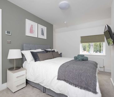 Burnell Avenue Room 5 - Photo 5