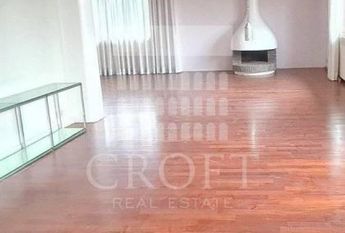 Attic-Cassia: 250mq. Top floor in addition to 250mq. of panoramic terraces. Spacious living, dining, 5 bedrooms, 3 baths, maid’s room, 3 panoramic terraces, parking, silent,. Located at begining of Cassia, near Schools. Ref 160