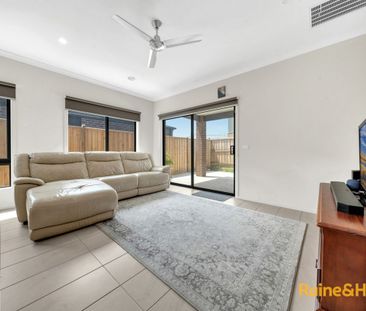 42 Shell Close, Clyde North, VIC 3978 - Photo 6