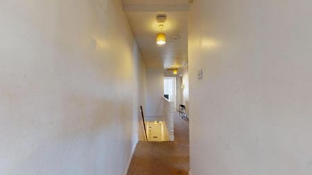 2 bedroom ground floor flat to rent - Photo 3