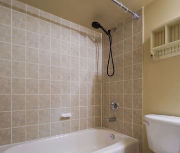 For Lease - 4975 Southampton Drive Unit# 195, Mississauga, Ontario - Photo 6