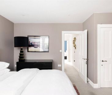 5 bedroom end of terrace house to rent - Photo 2