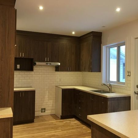 7 1/2 - Montréal (Saint-Michel) - 2 650 $/mois - Photo 3